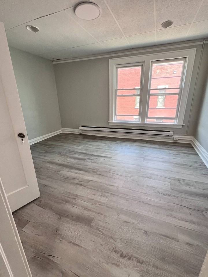 132 Jay St #15 - Photo 4 of 6