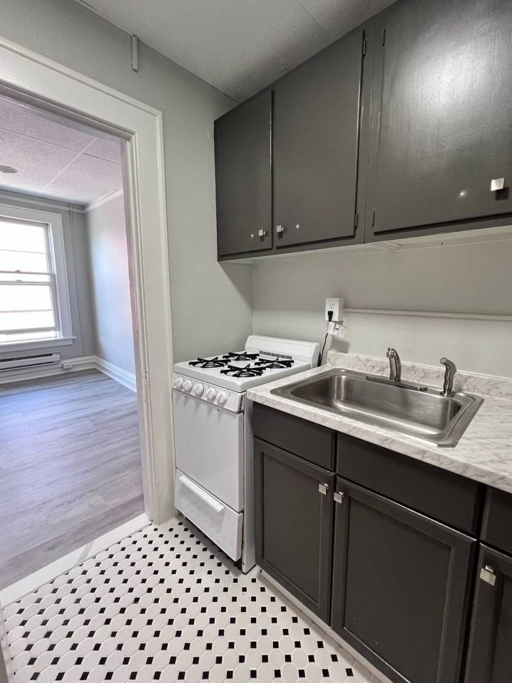 132 Jay St #15 - Photo 2 of 6