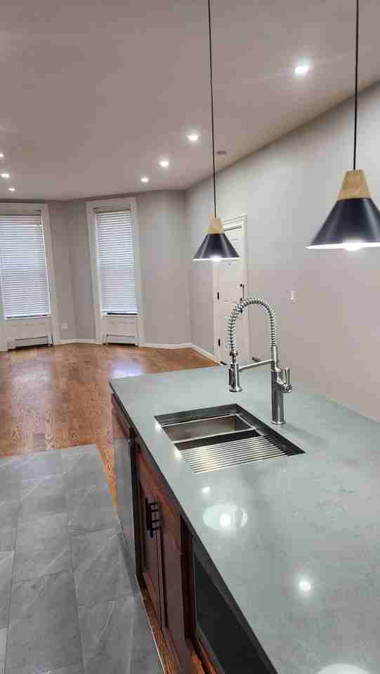 1232 Putnam Ave #2 - Photo 3 of 8