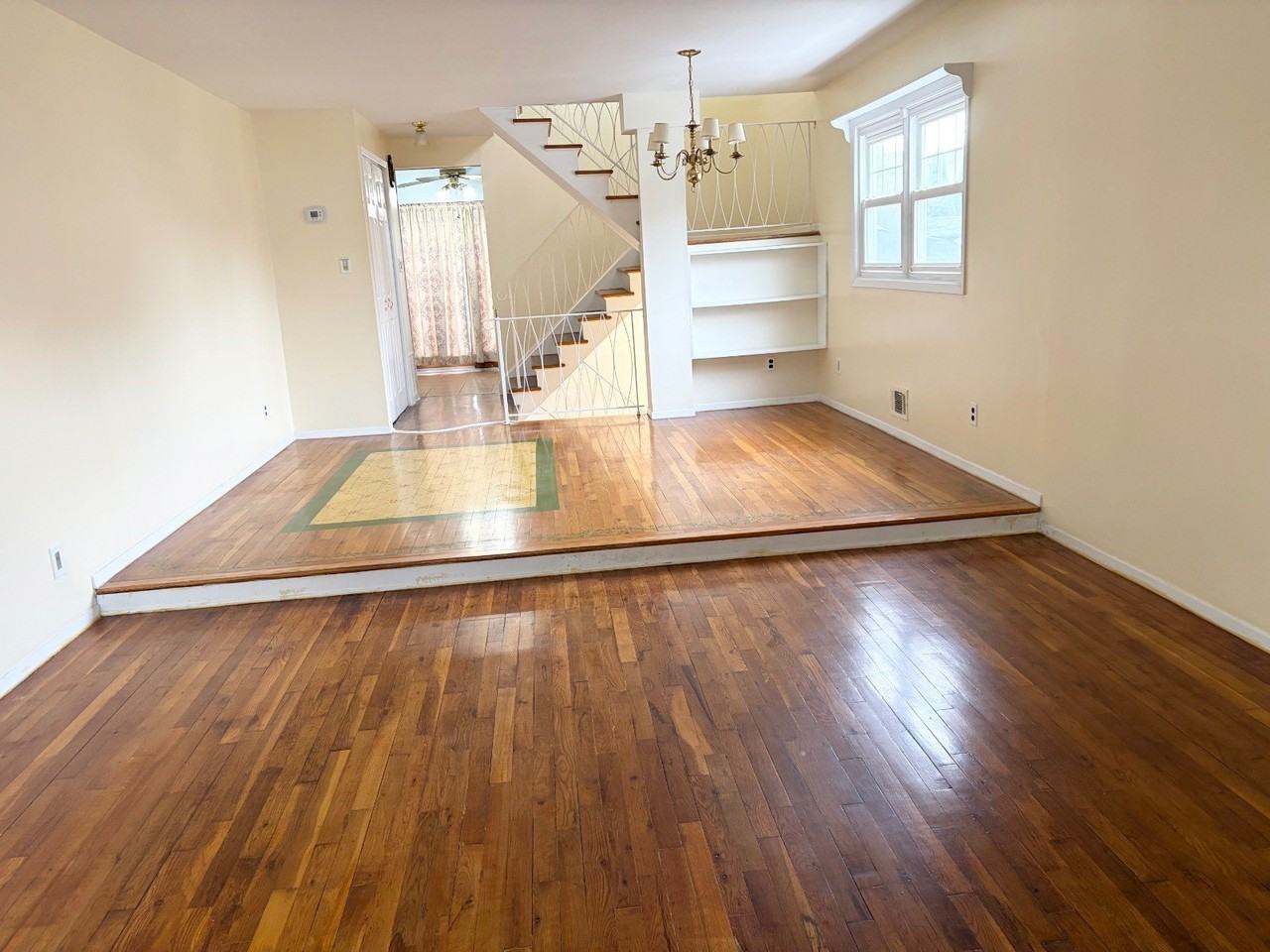 107 Ebony St - Photo 4 of 21