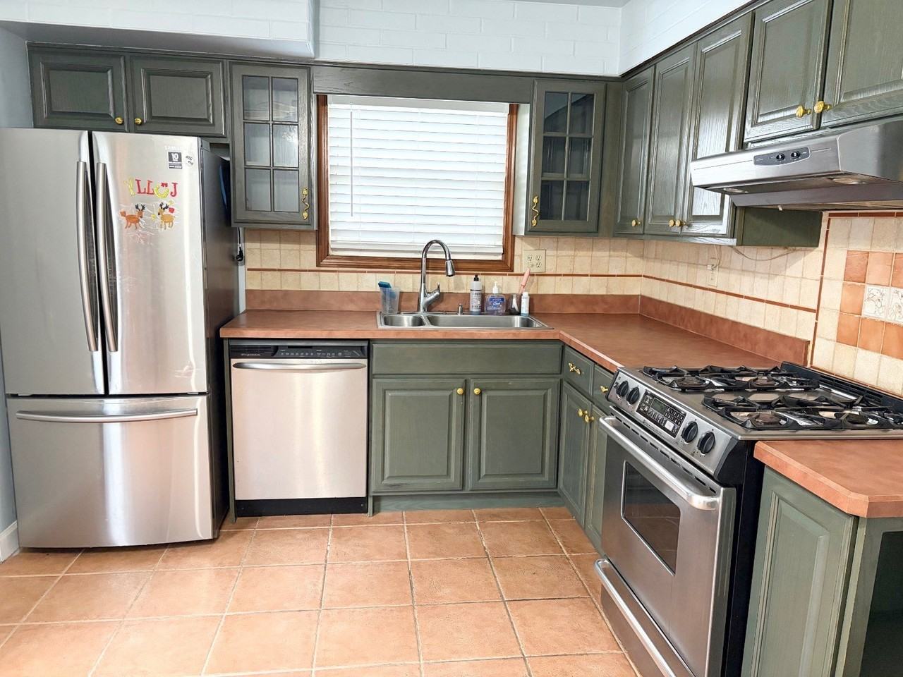 107 Ebony St - Photo 5 of 21