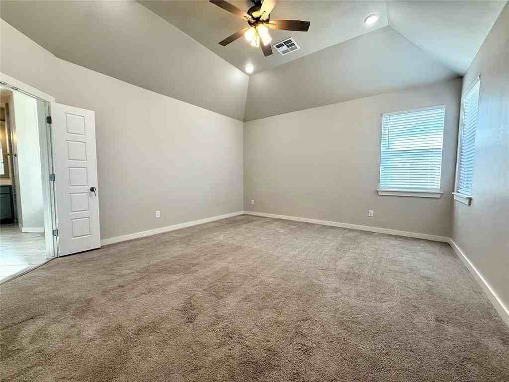 1421 Hickory Trl - Photo 7 of 27