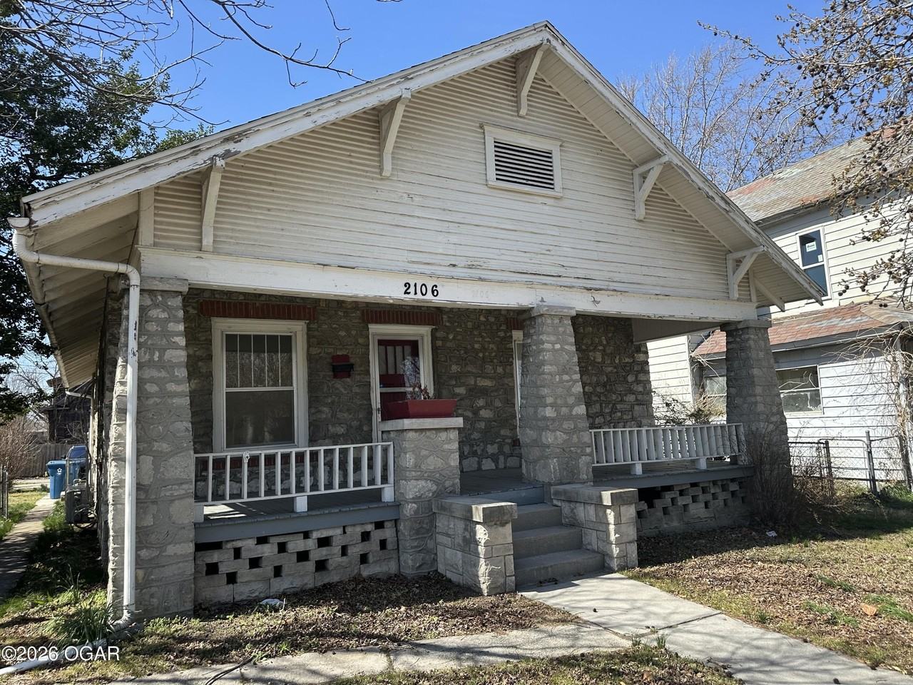 2106 S Joplin Ave - Photo 2 of 12