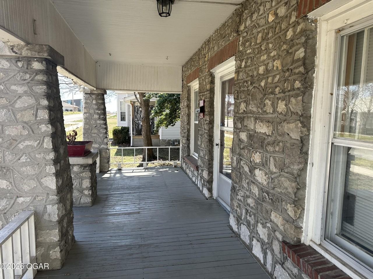 2106 S Joplin Ave - Photo 3 of 12