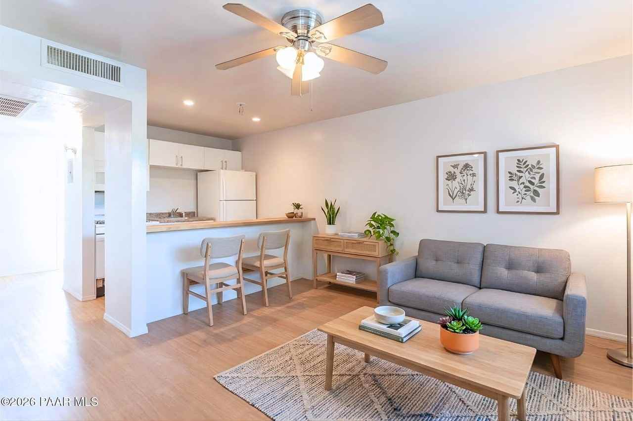 770 N Dodge Blvd - Photo 6 of 13