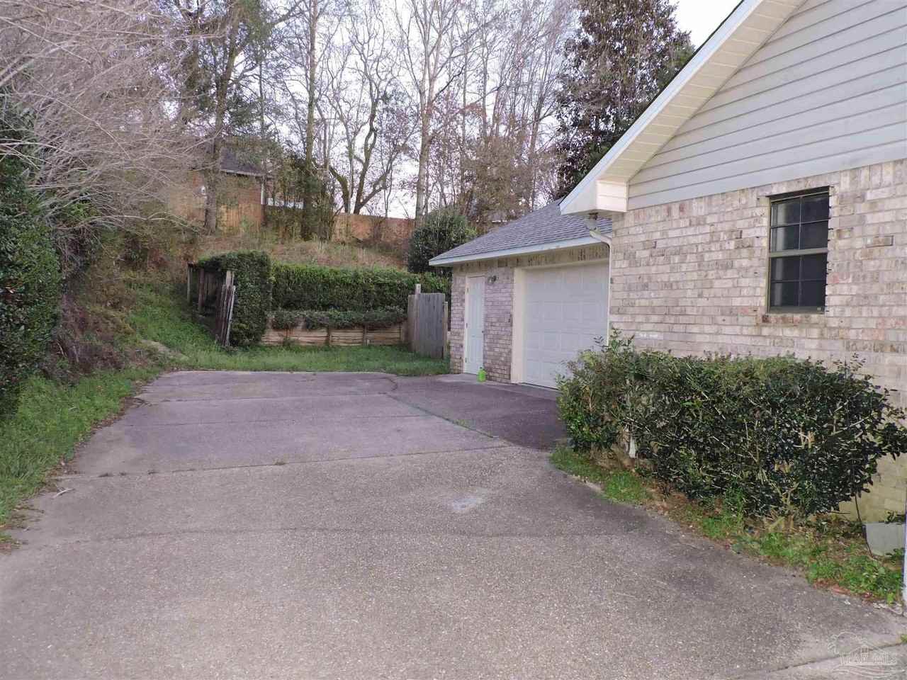 3223 Windmill Cir - Photo 2 of 28