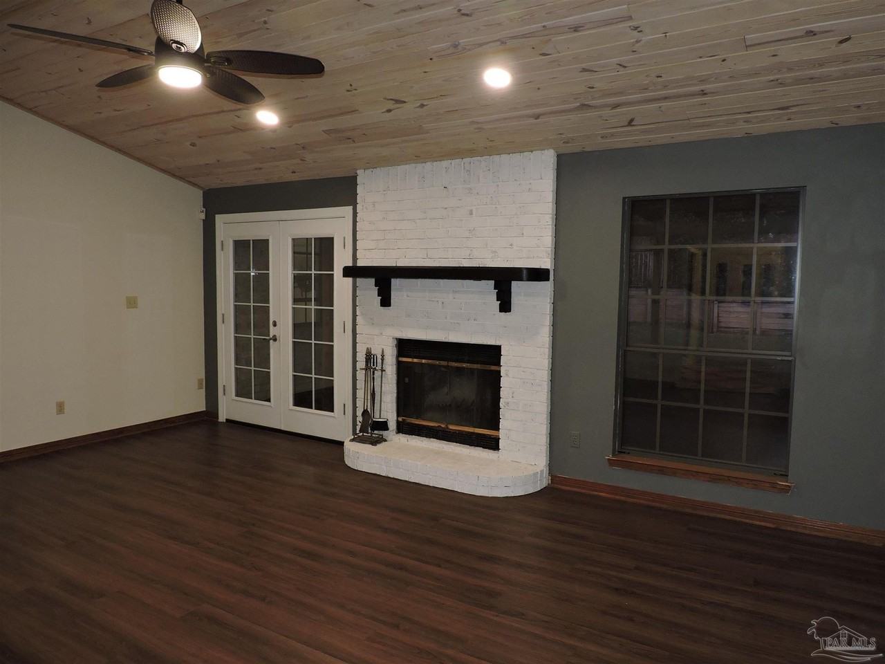 3223 Windmill Cir - Photo 5 of 28