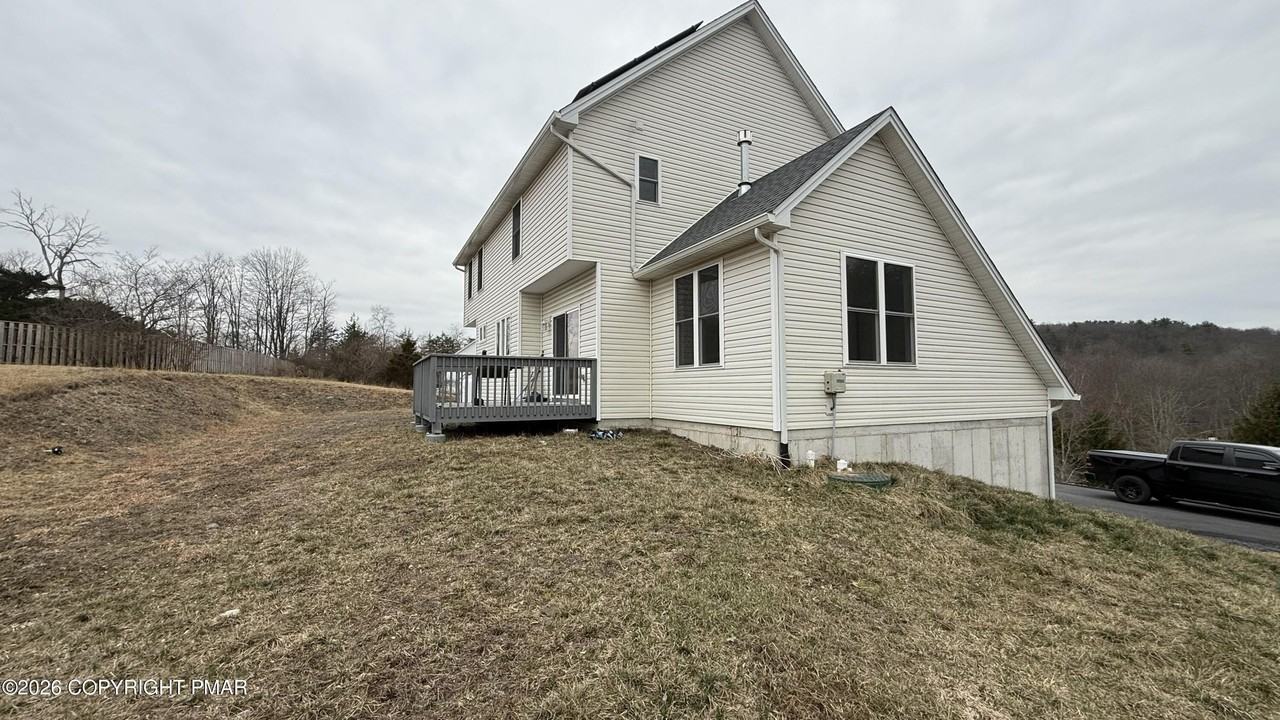 584 Westlake Dr - Photo 2 of 31