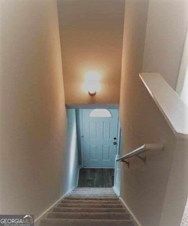 1207 Osceola Ct - Photo 2 of 4