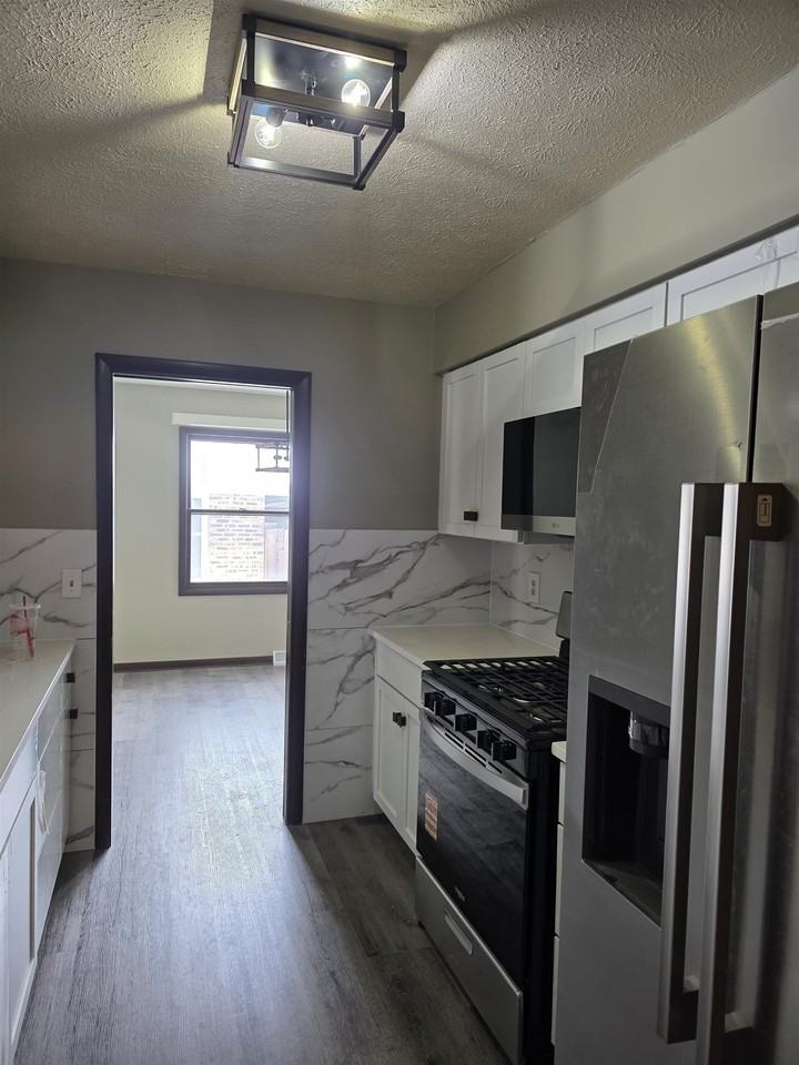 809 Nassau Pkwy - Photo 3 of 21