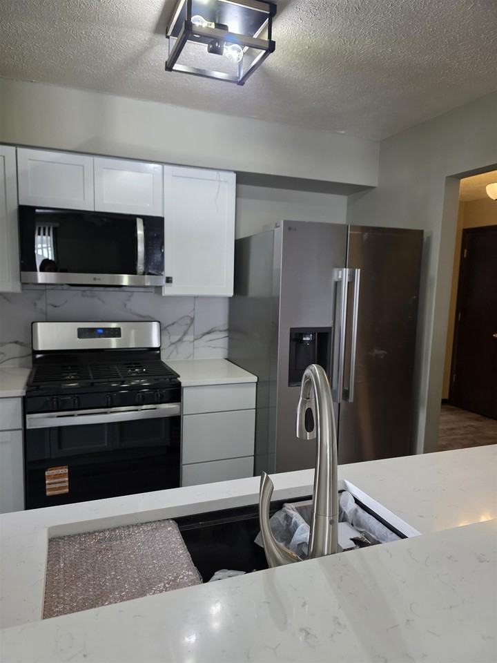 809 Nassau Pkwy - Photo 5 of 21