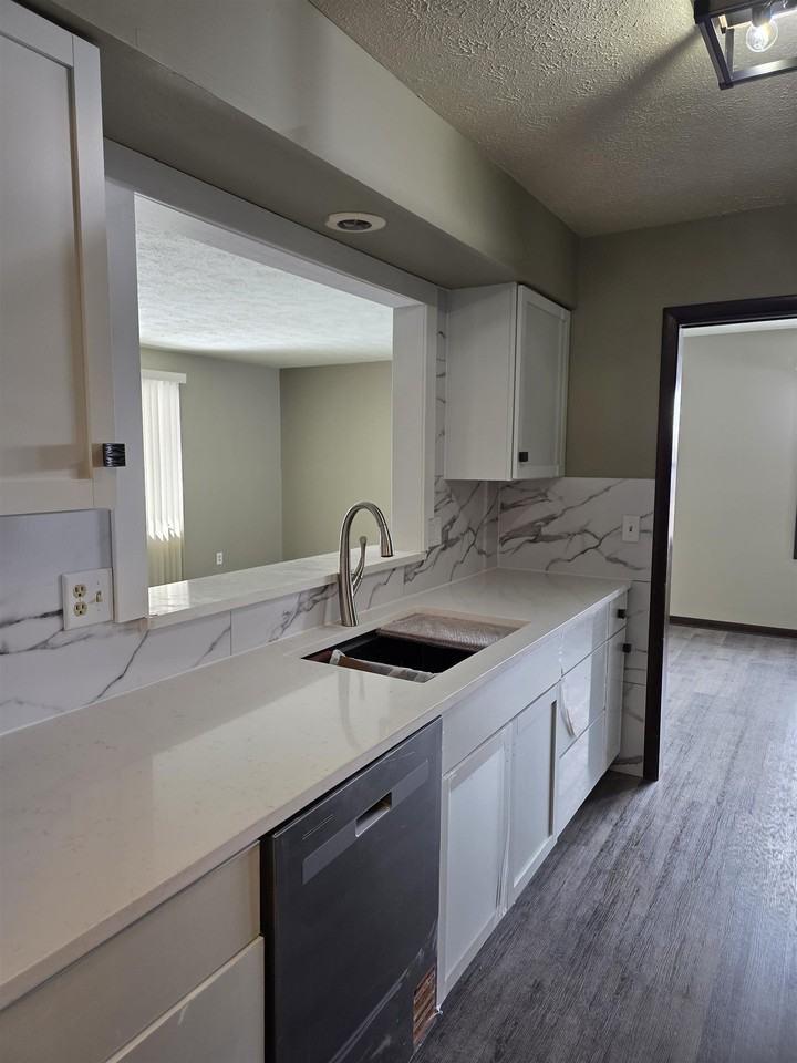 809 Nassau Pkwy - Photo 6 of 21