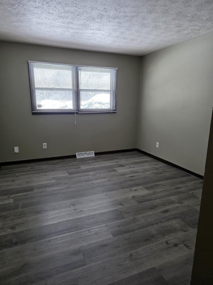 809 Nassau Pkwy - Photo 7 of 21