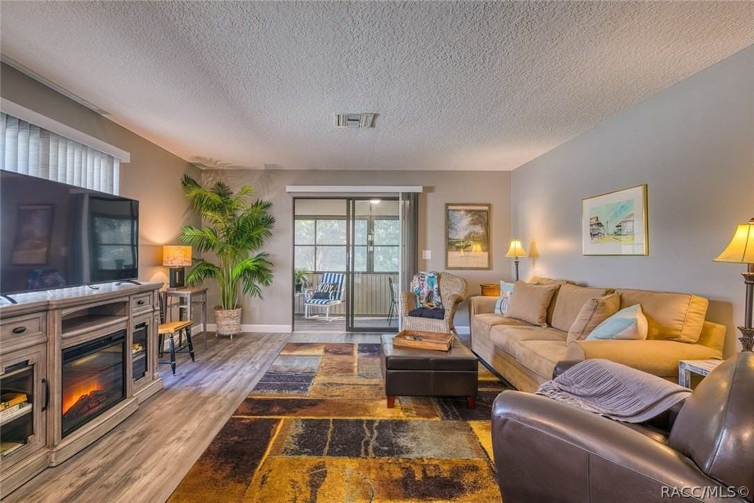 23 Dogwood Dr - Photo 4 of 46