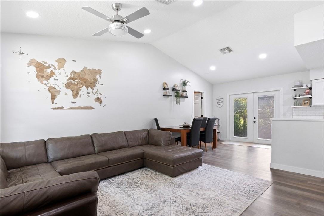 8775 24th St - Photo 5 of 30