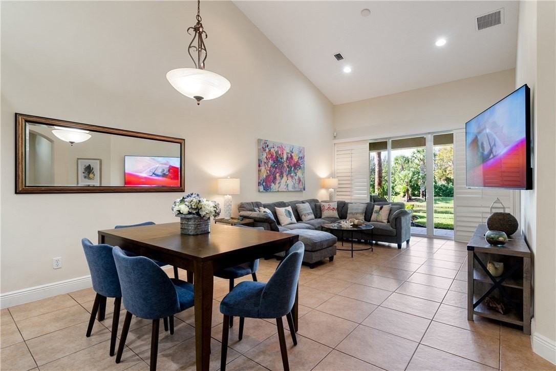 4325 Cross Ct - Photo 2 of 36