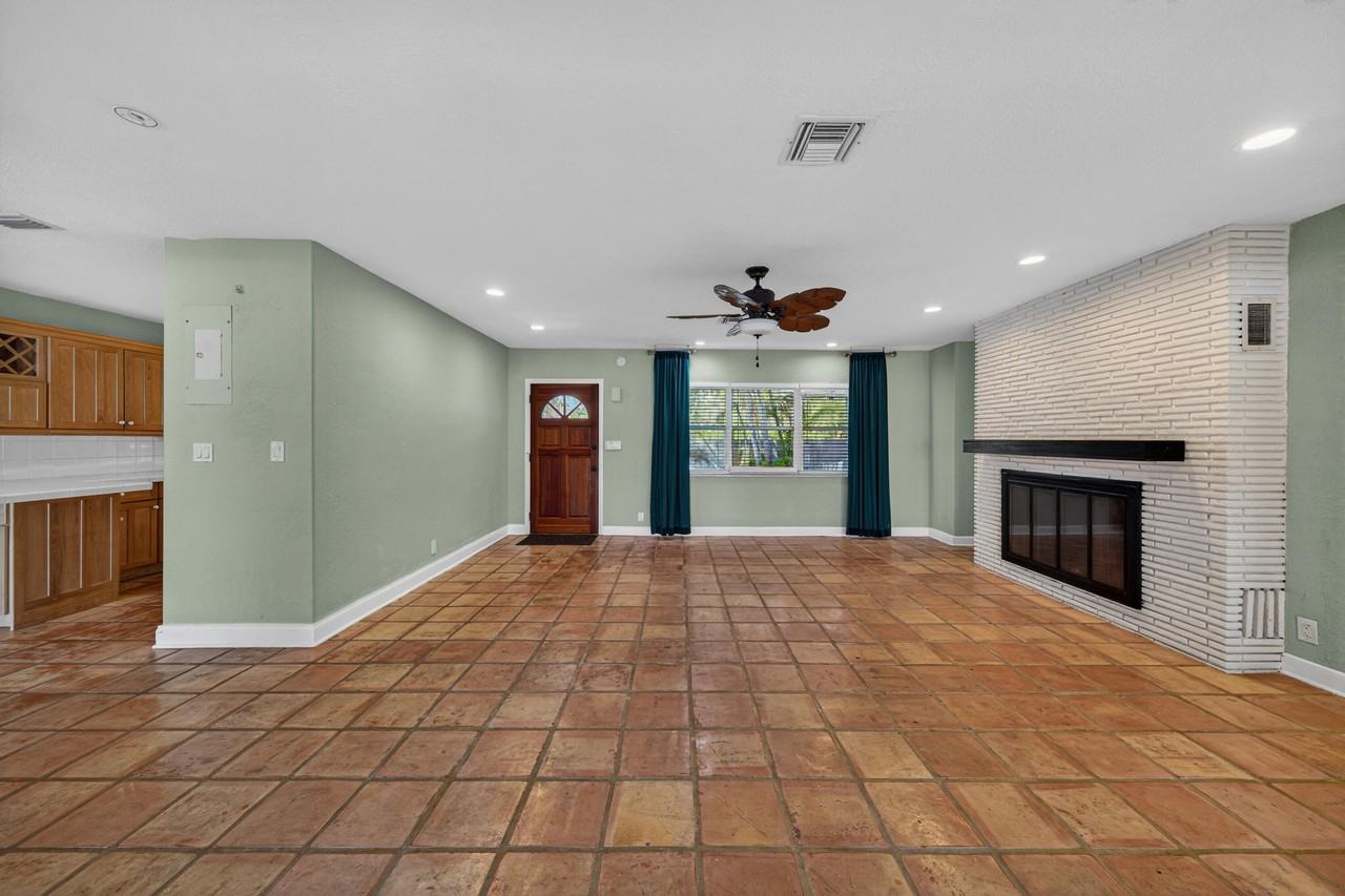 2680 Ne 24th St - Photo 4 of 50