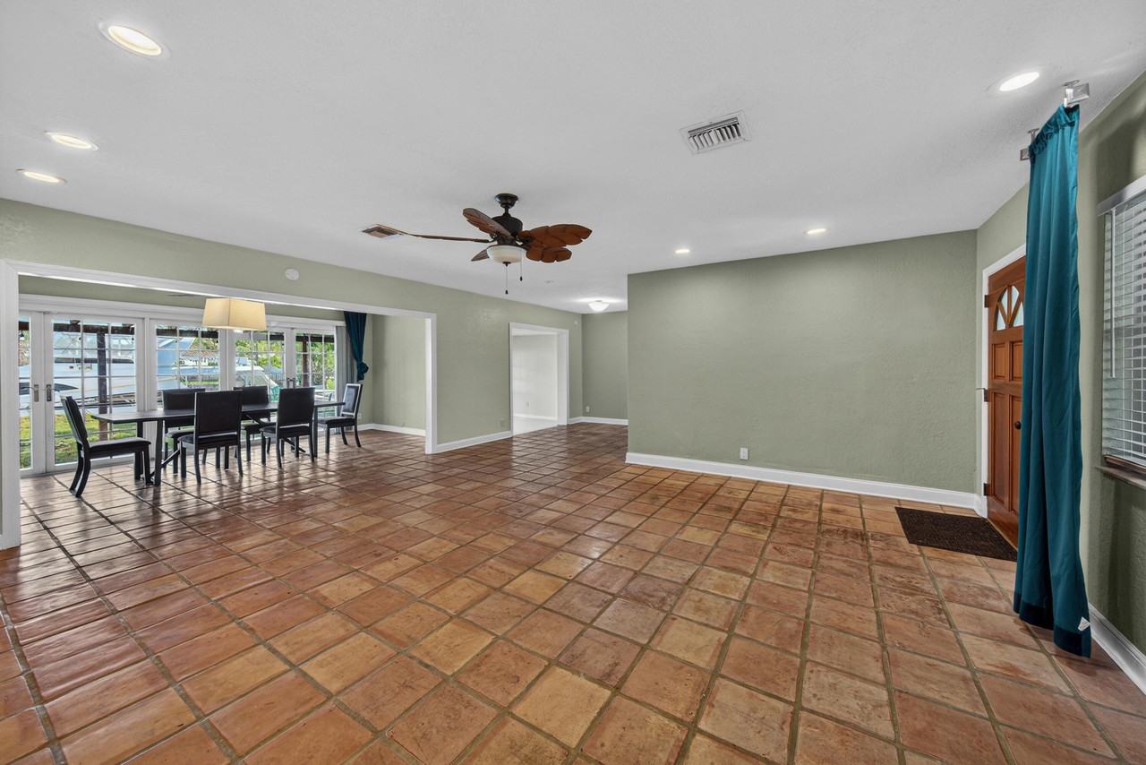 2680 Ne 24th St - Photo 5 of 50