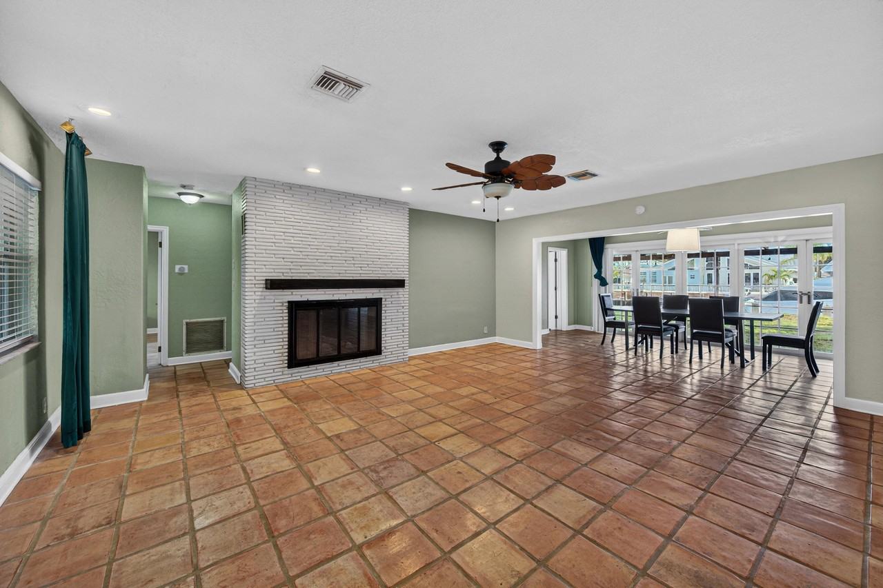 2680 Ne 24th St - Photo 6 of 50