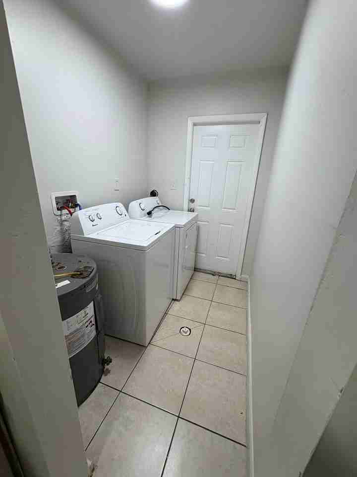 900 Nw 17th Ave Unit East - Photo 6 of 22