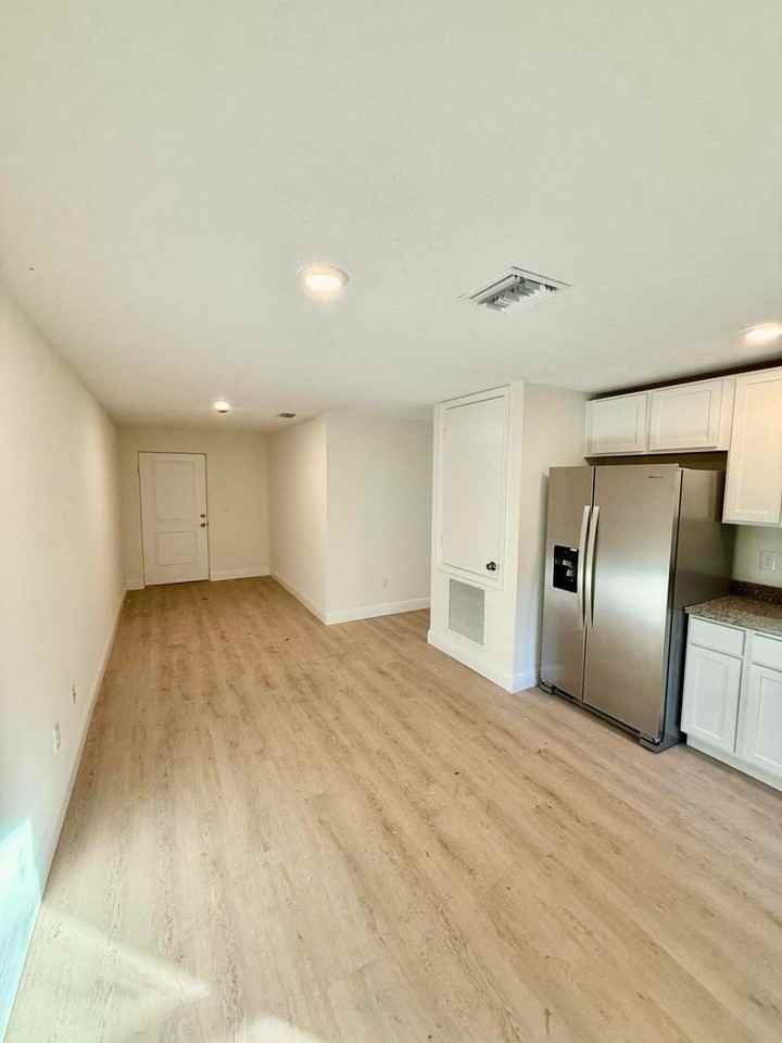 505 N 27th St - Photo 4 of 9