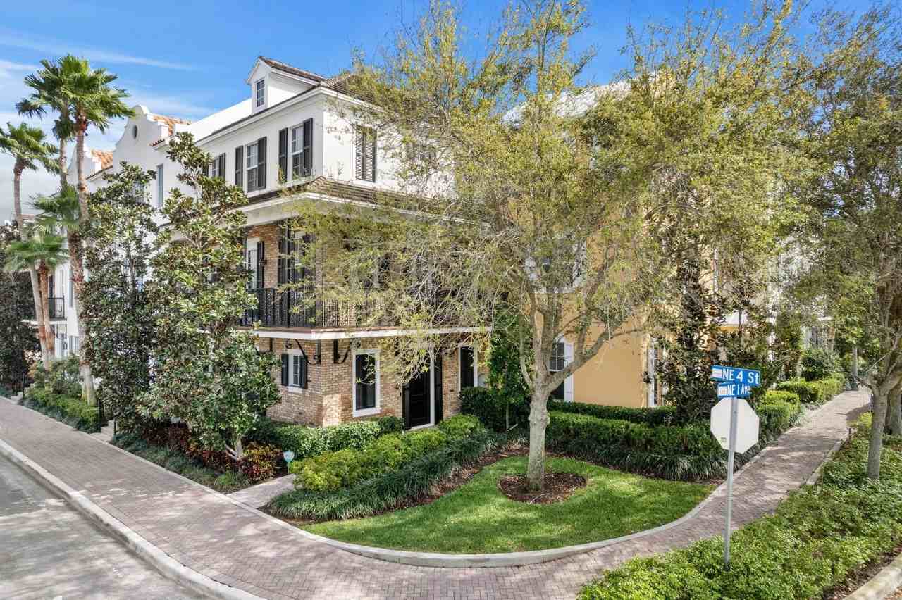 135 N Cannery Row Cir - Photo 2 of 45