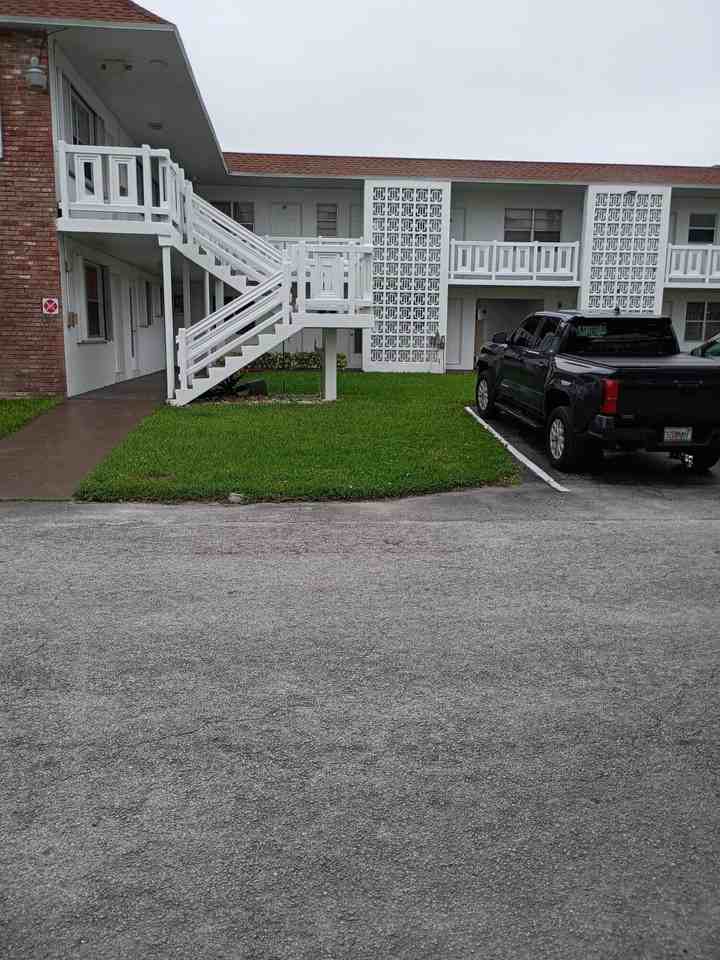 1501 Nw 43rd Ave Apt 204 - Photo 2 of 9