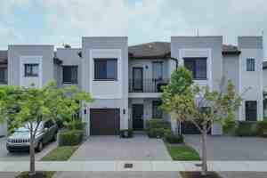 featured image of 20600 Ne 2nd Ct