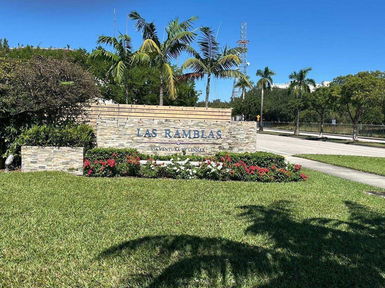 20600 Ne 2nd Ct - Photo 3 of 23