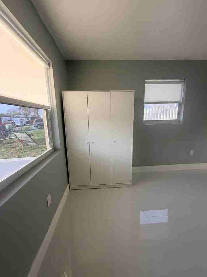 2240 Sw 43rd Ave - Photo 6 of 7