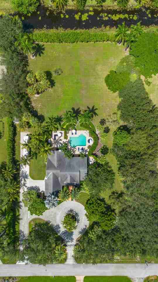 1753 Trotter Ct - Photo 3 of 50