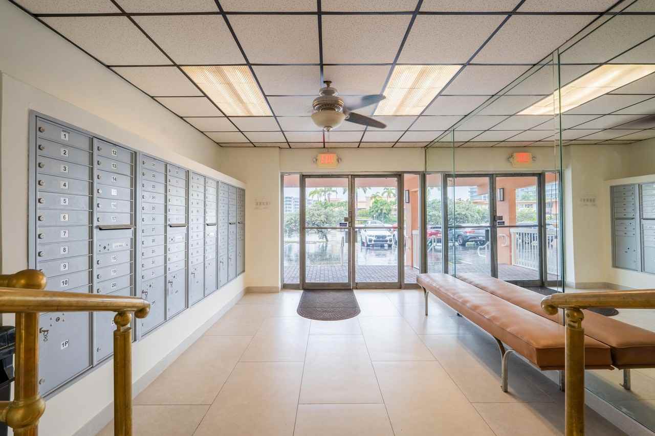 2200 E Hallandale Beach Blvd Apt 202 - Photo 3 of 28