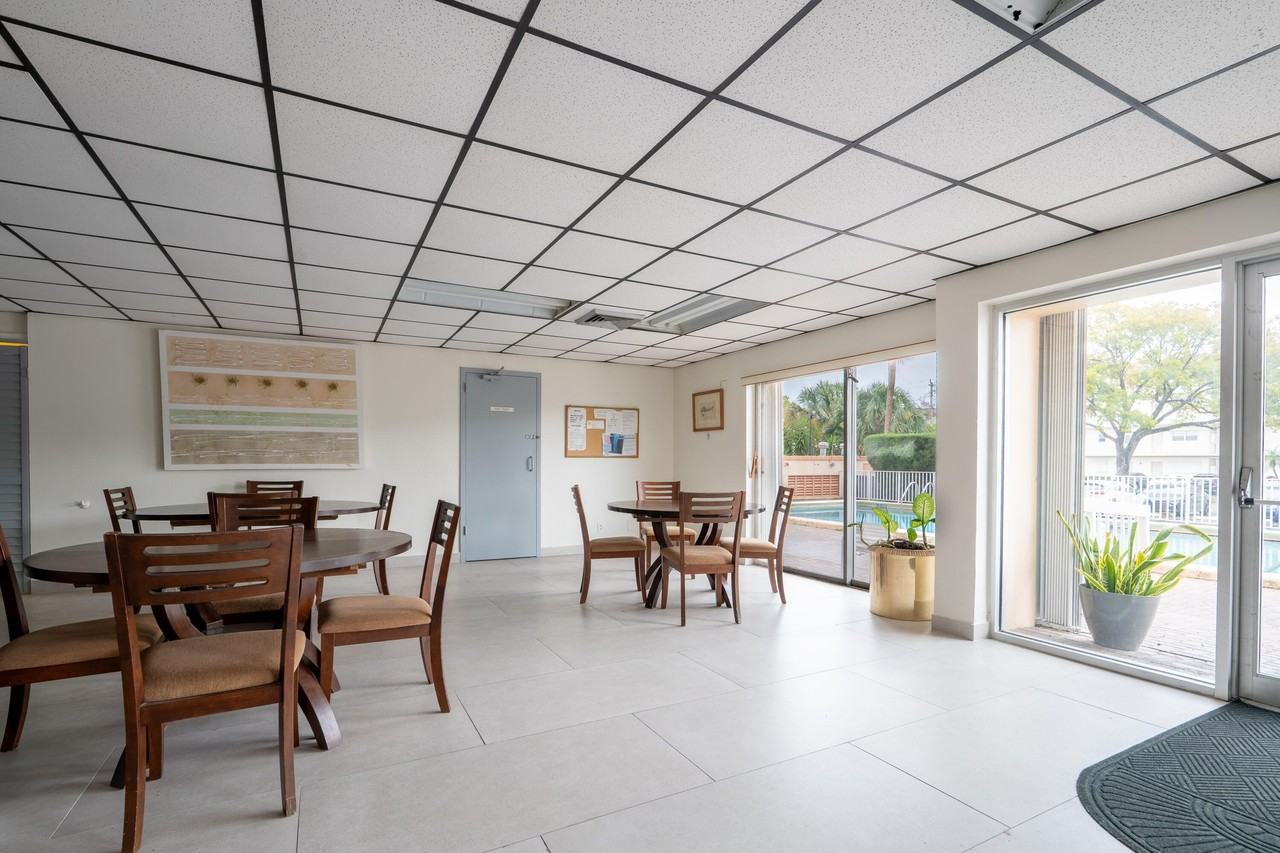 2200 E Hallandale Beach Blvd Apt 202 - Photo 6 of 28