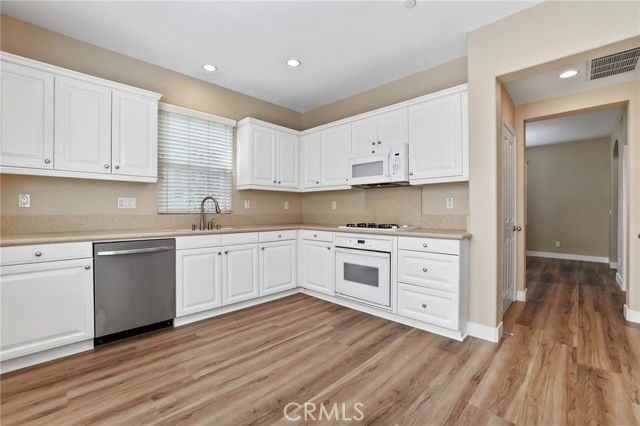 46 Arborside - Photo 3 of 8