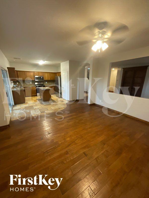 1008 Oceanwood Ave - Photo 3 of 13
