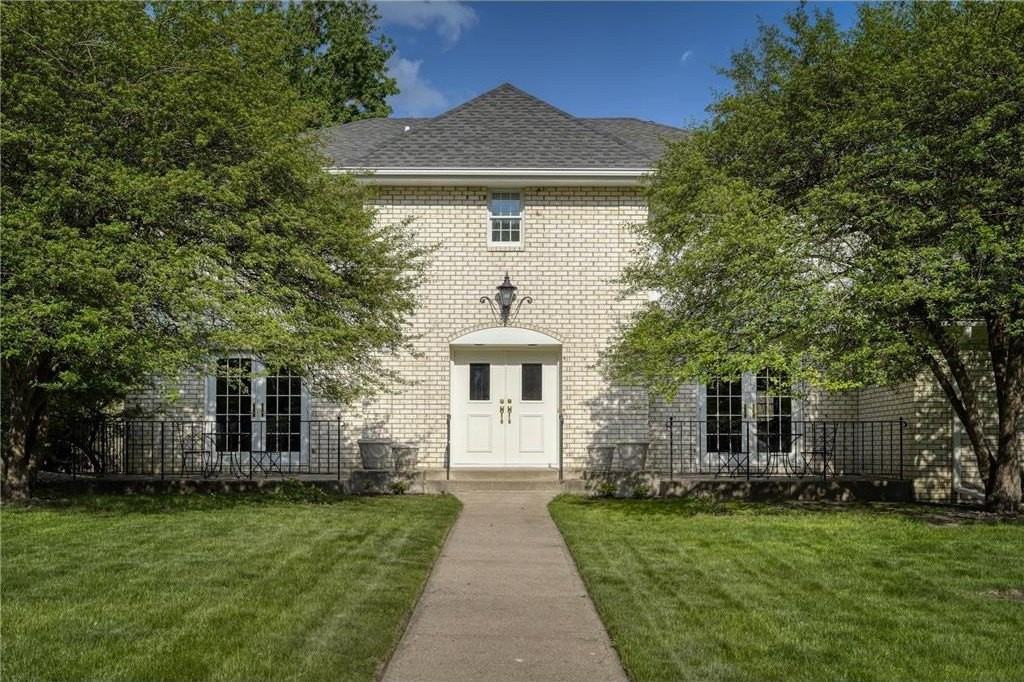 5721 Londonderry Rd - Photo 2 of 50