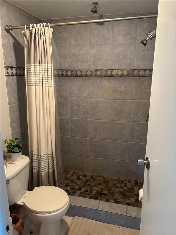 8102 Oakwood Ave Ne - Photo 6 of 9