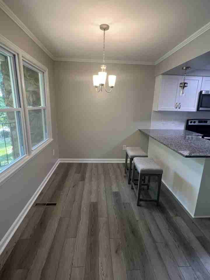 3413 Stonehenge Sq - Photo 3 of 12