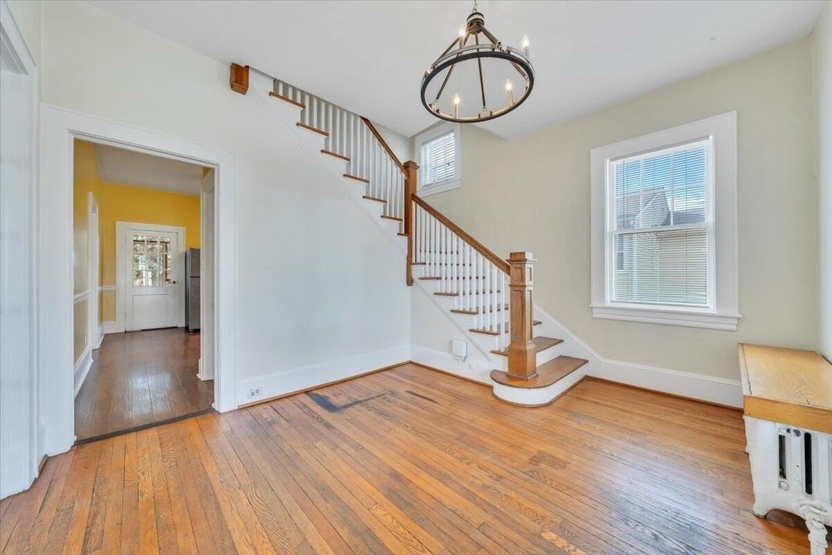 1144 Wasena Ave Sw - Photo 3 of 50