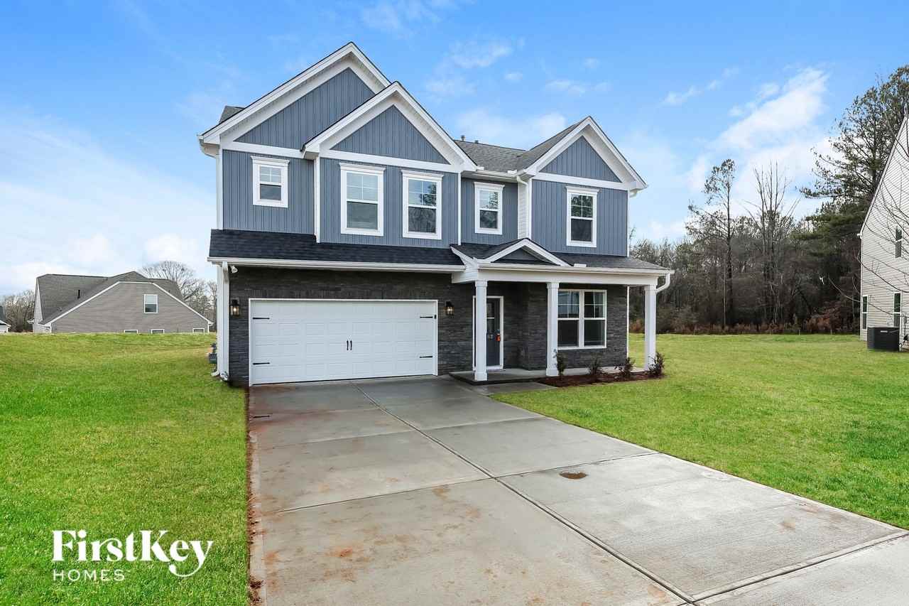 1303 Eagledale Pl - Photo 2 of 16