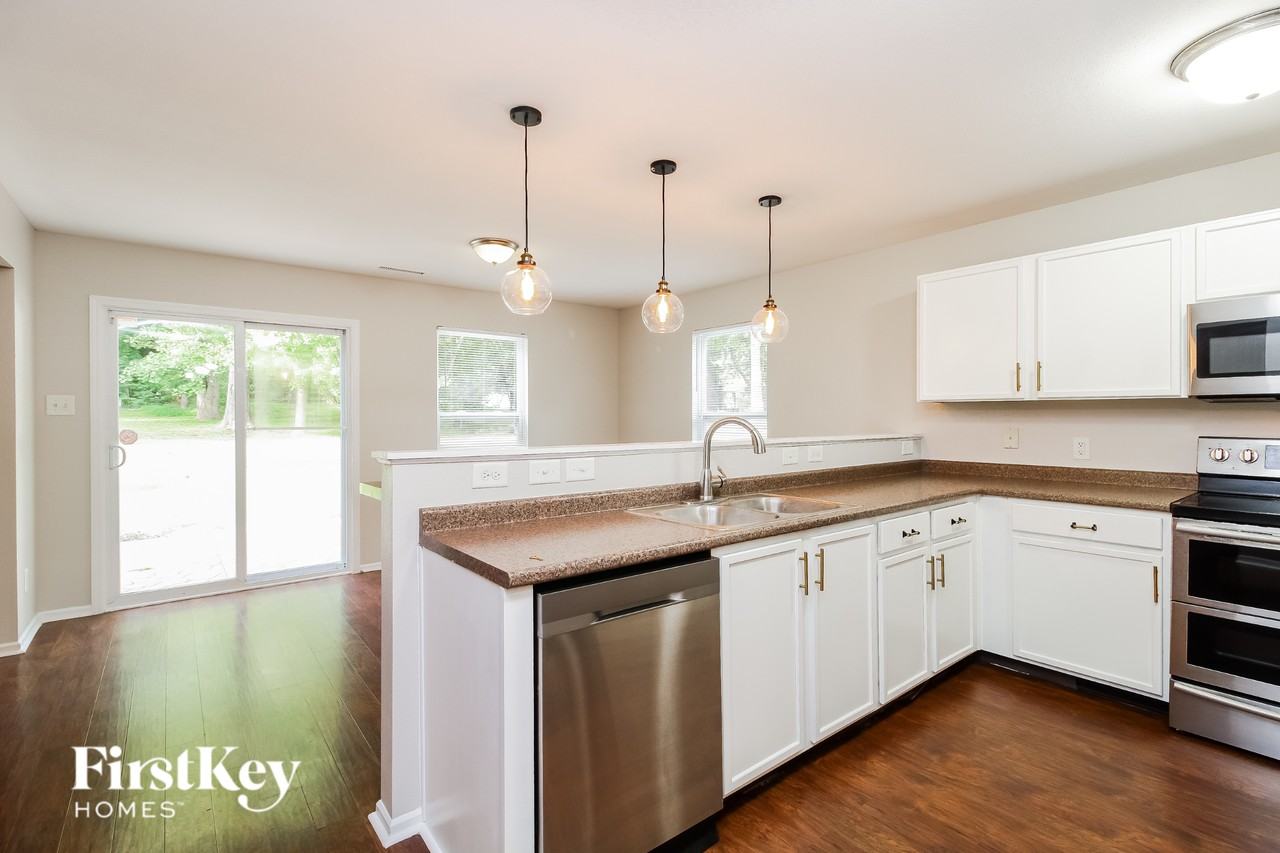 1411 Phifer Luther Ct - Photo 6 of 15