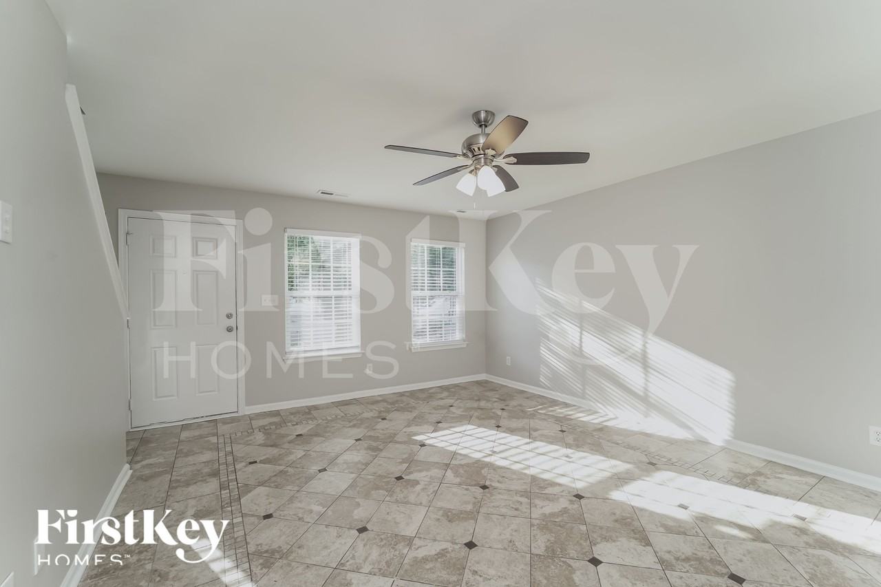 11303 Joe Morrison Ln - Photo 4 of 15