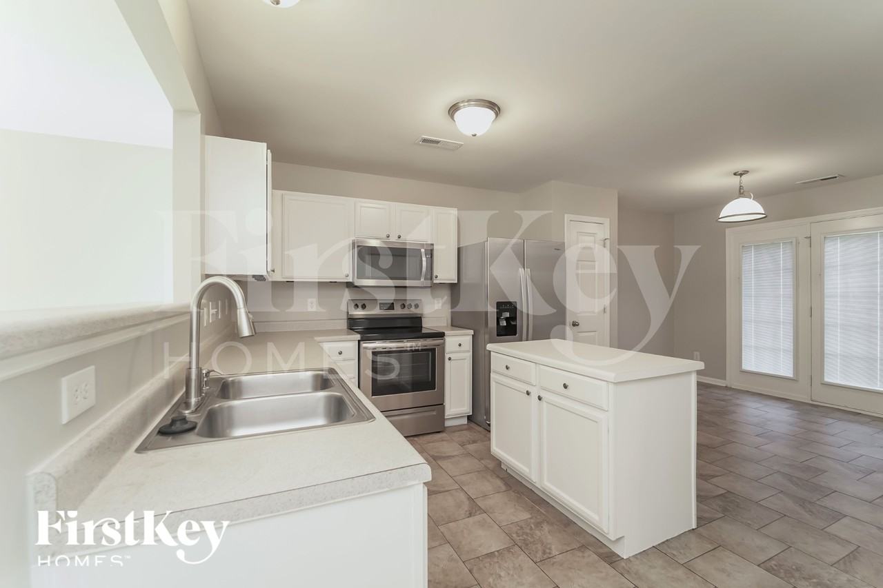 11303 Joe Morrison Ln - Photo 6 of 15