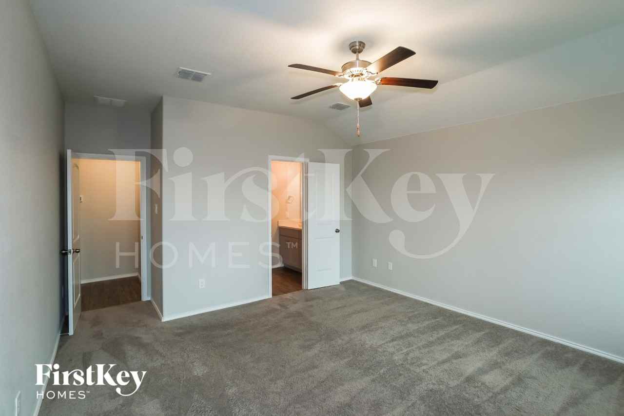 301 Saguaro Dr - Photo 7 of 15