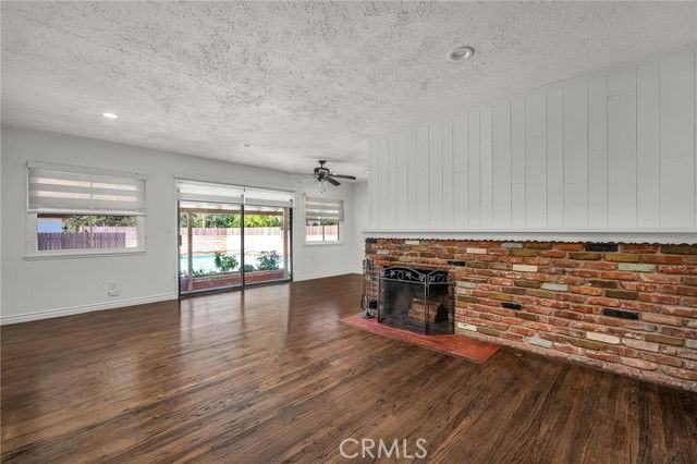 6139 Tampa Ave - Photo 5 of 7