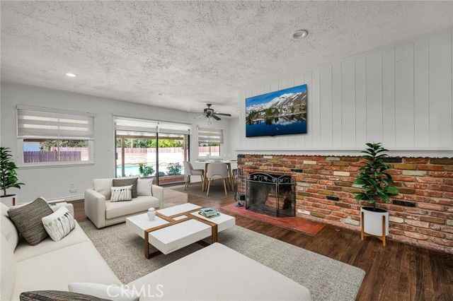 6139 Tampa Ave - Photo 6 of 7