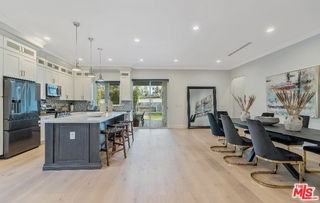 19148 Oxnard St - Photo 4 of 8