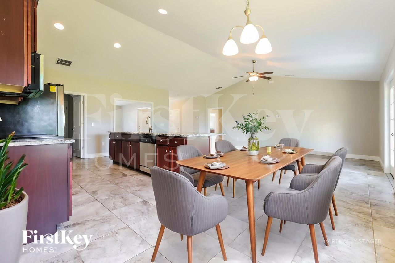 282 Franca St - Photo 6 of 18