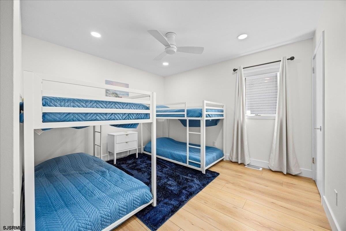 103 S Newport Ave - Photo 3 of 47