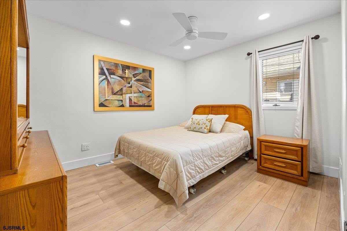 103 S Newport Ave - Photo 6 of 45